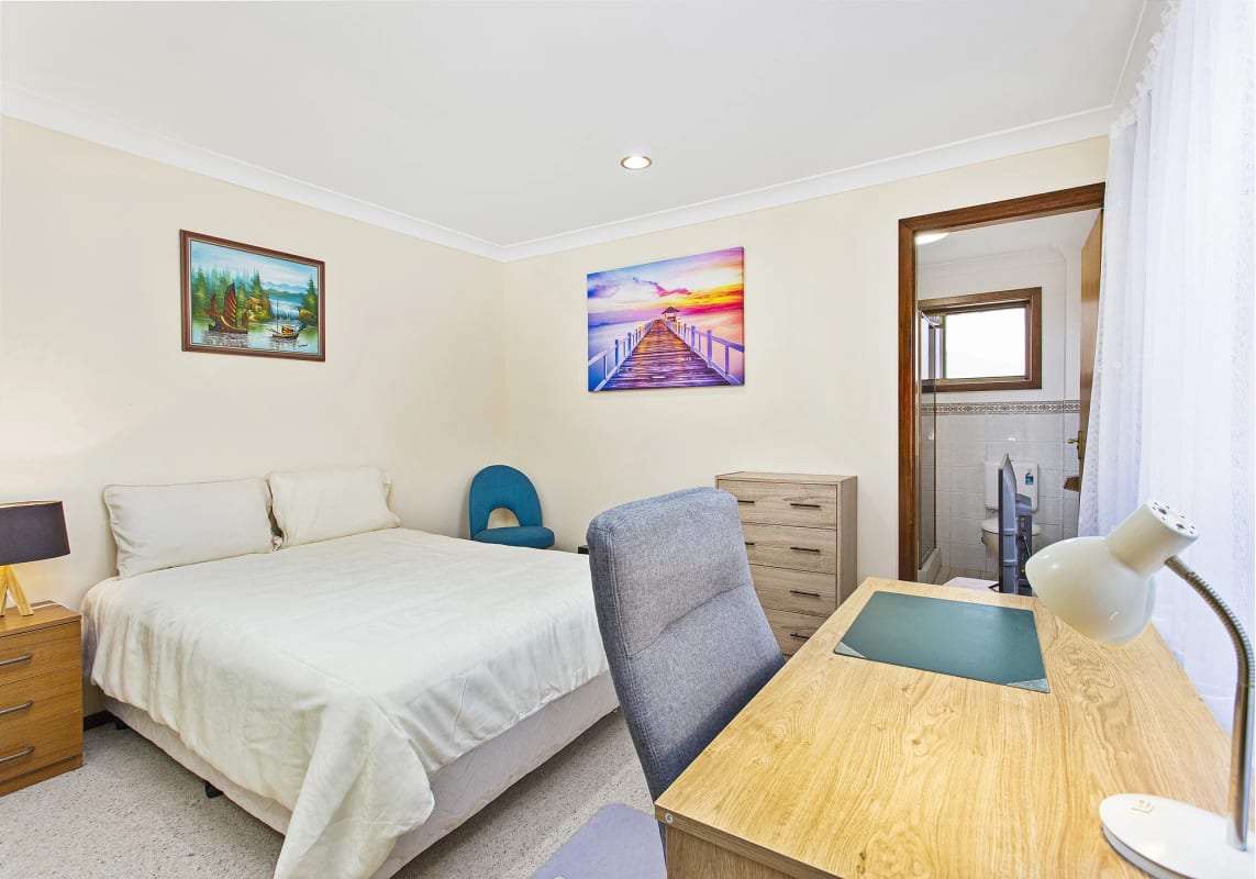 Room for Rent in West Wollongong, Wollongong 245,...