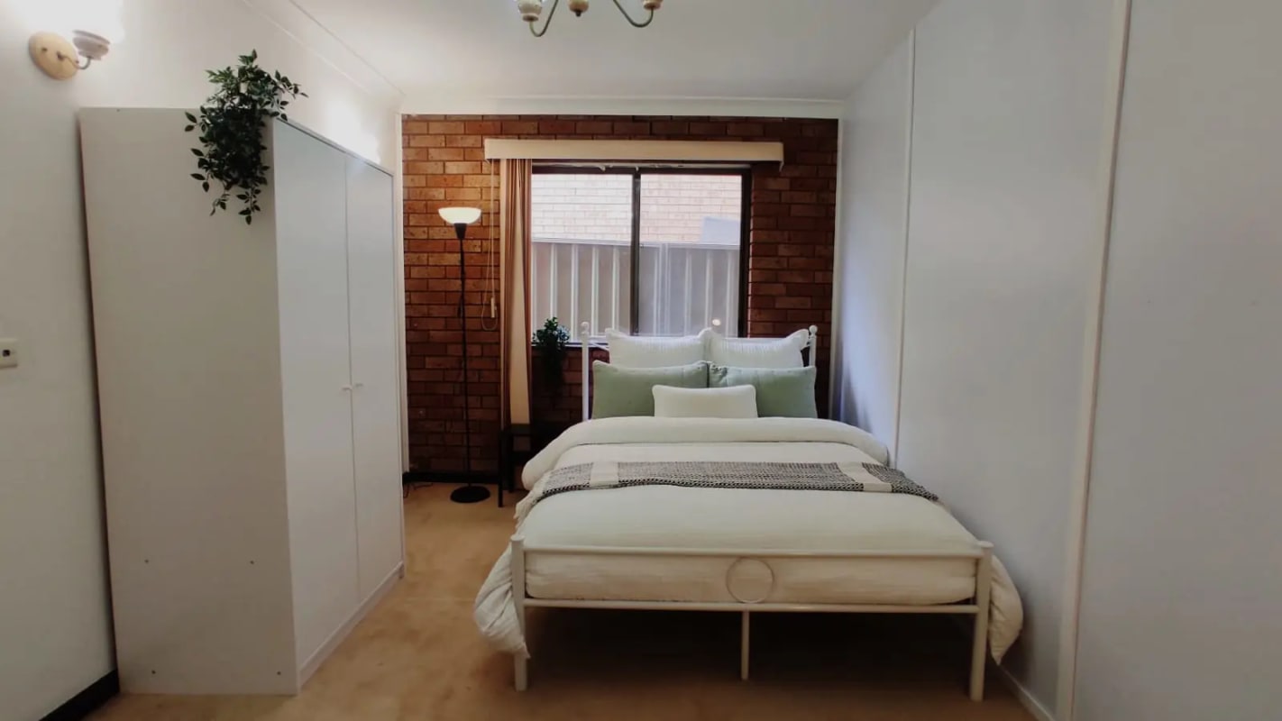 Room for Rent in Prairiewood, Sydney 240, Furnish...