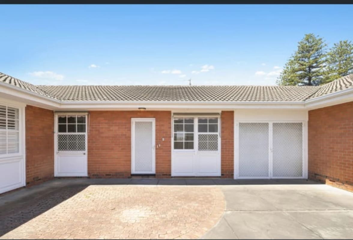 Room for Rent in Glenelg East, Adelaide 200, Furn...