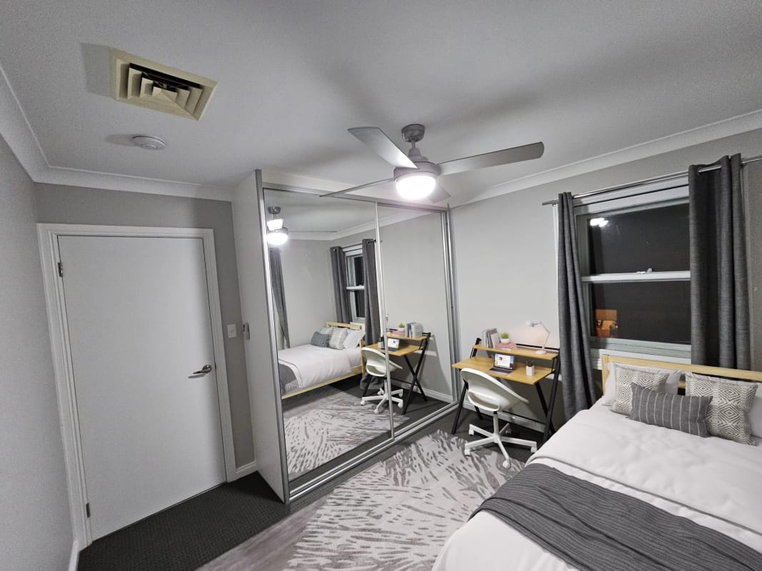 Room for Rent in Enmore, Sydney 350, Furnished, S...