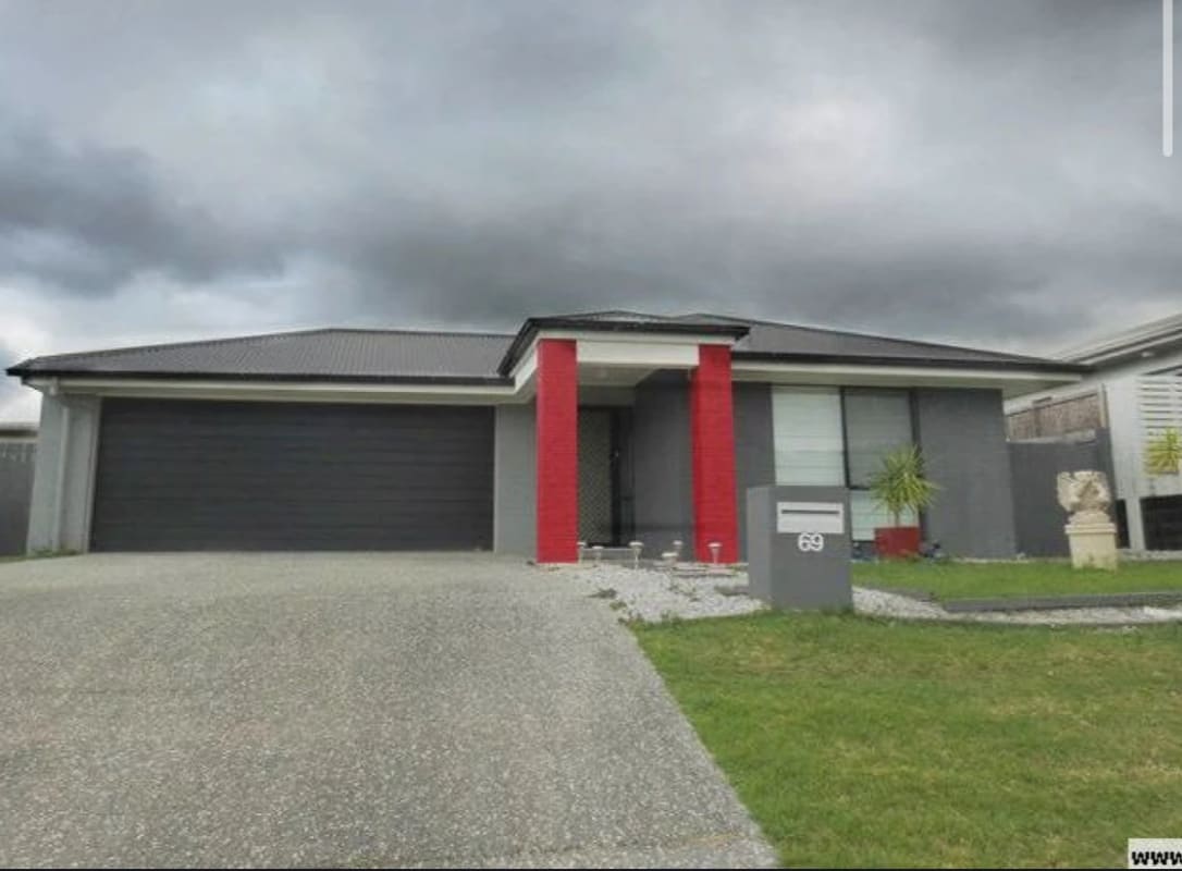 Room for Rent in Upper Coomera, Gold Coast 250, F...