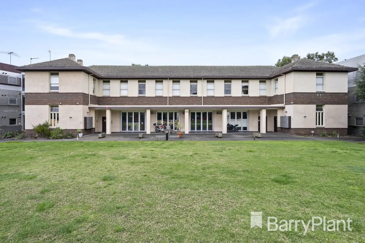 Student for Rent in Macleod, Melbourne...