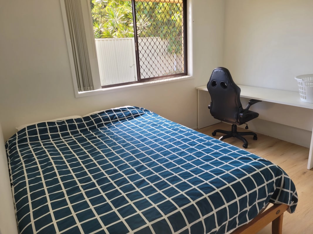 Room for Rent in Southport, Gold Coast 330, Furni...