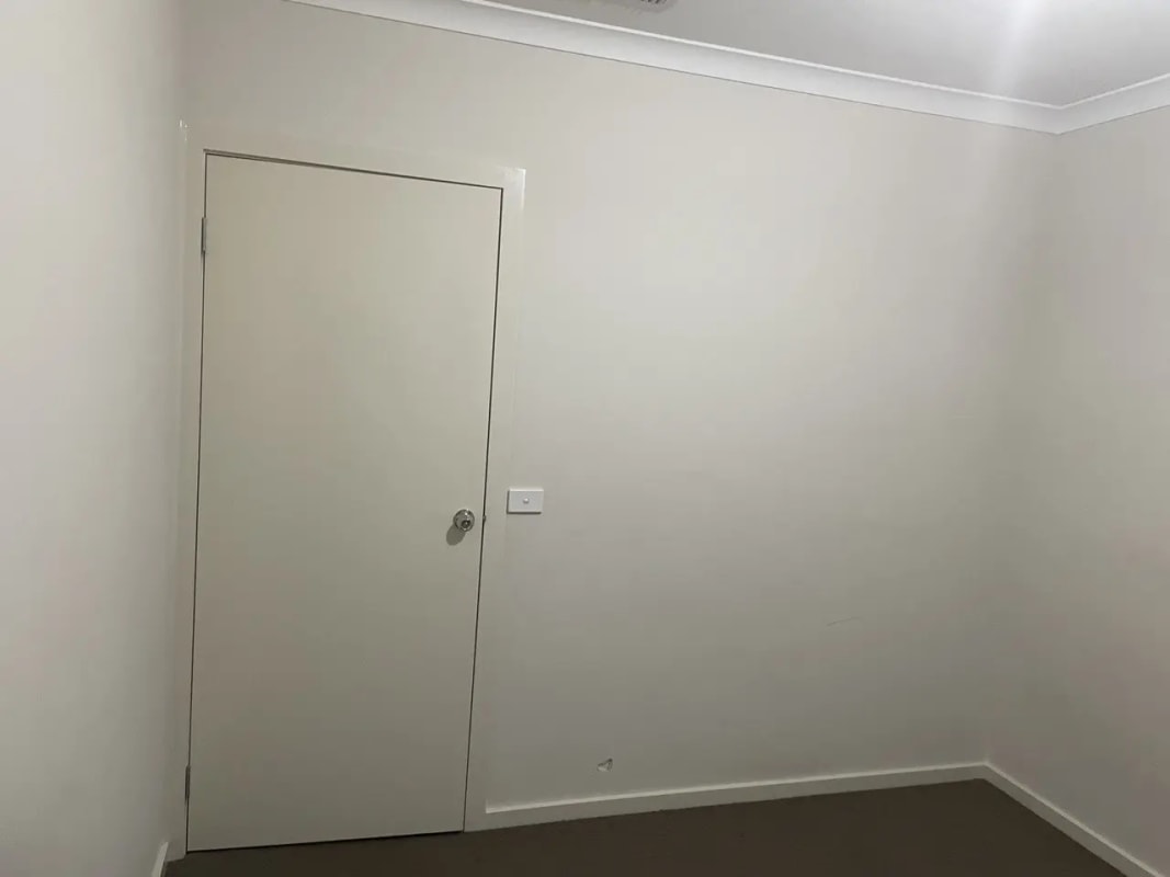 Room for Rent in Truganina, Melbourne 170, Unfurn...