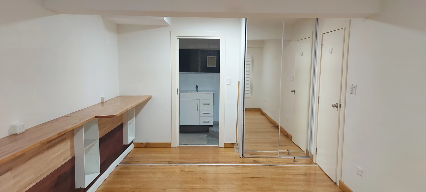 Room for Rent in Goulburn, NSW 250, Furnished, Ow...