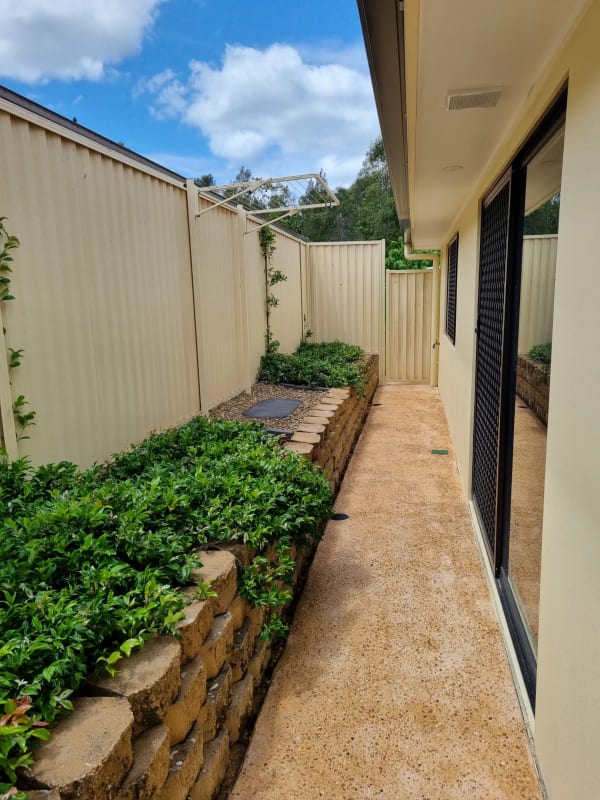 Granny Flat for Rent in Arundel, Gold Coast 600,