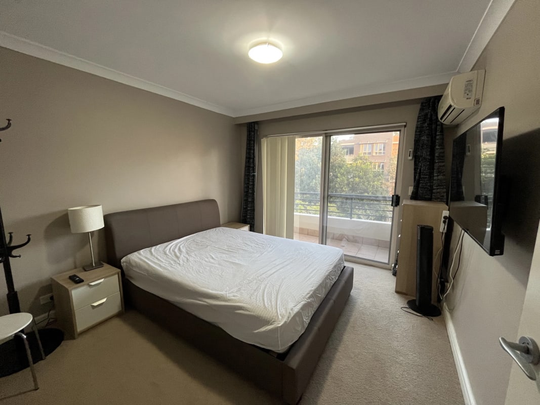 Room for Rent in Chatswood, Sydney 430, Furnished...