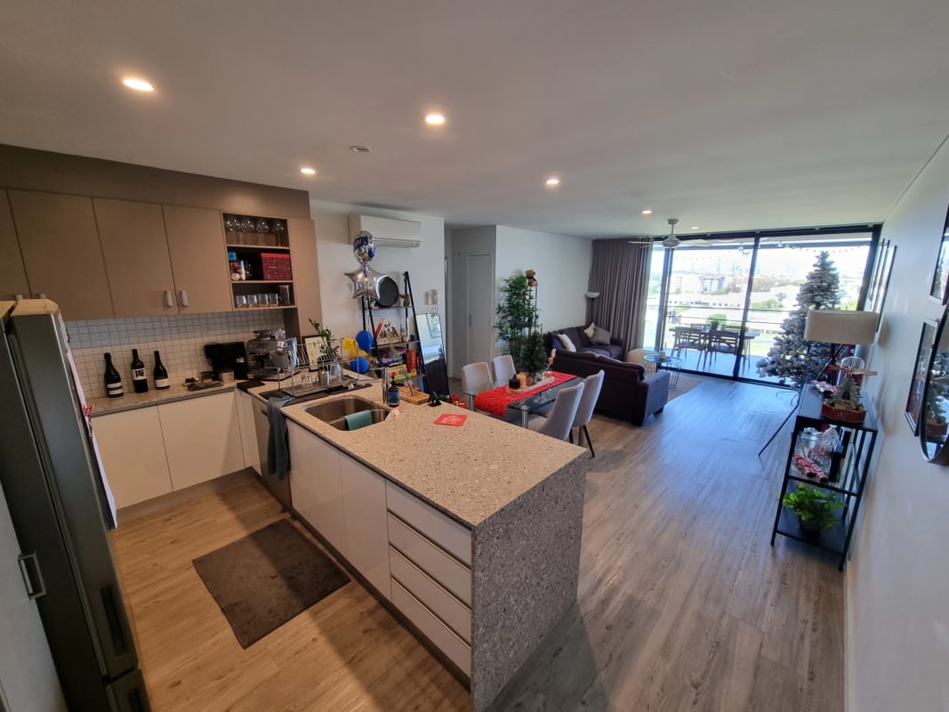 Room for Rent in Cannon Hill, Brisbane 250, Furni...