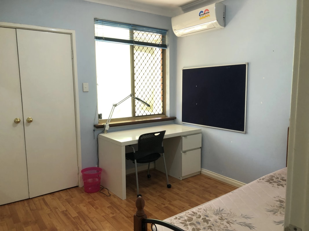 Room for Rent in Murdoch, Perth 250, Furnished, S...