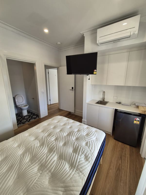 Room for Rent in Newtown, Geelong 340, Furnished,...