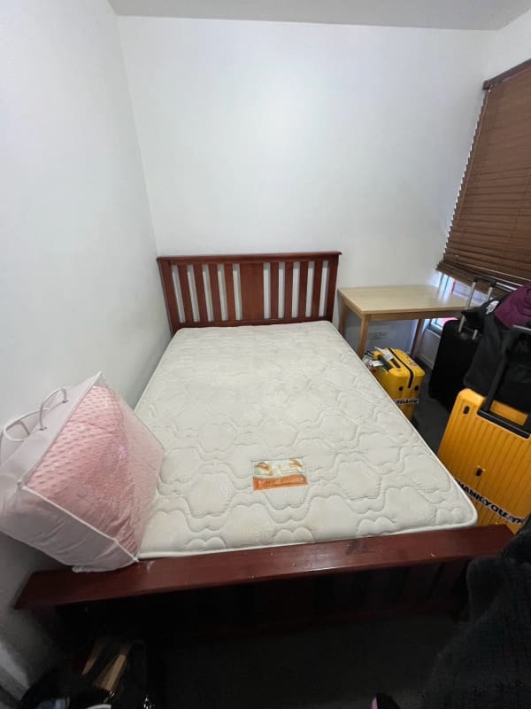 Room for Rent in Carlton, Melbourne 300, Furnishe...
