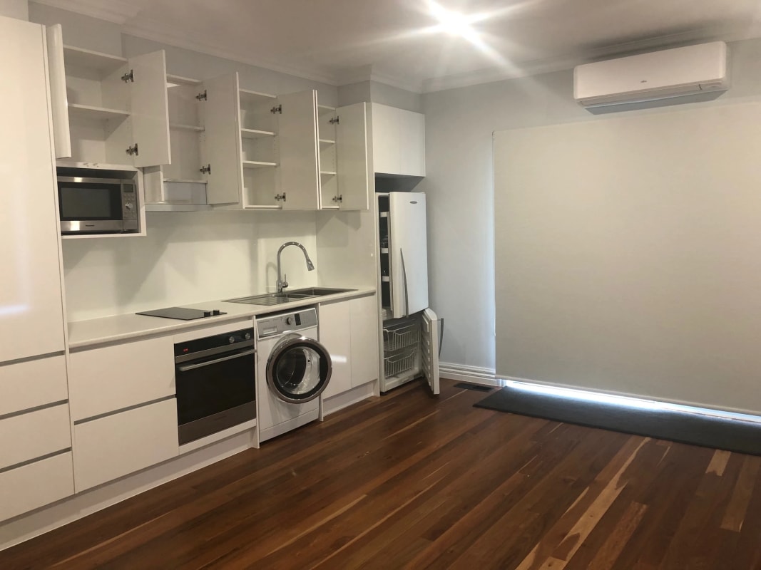 Granny Flat for Rent in Eltham, Melbourne 320, Un...