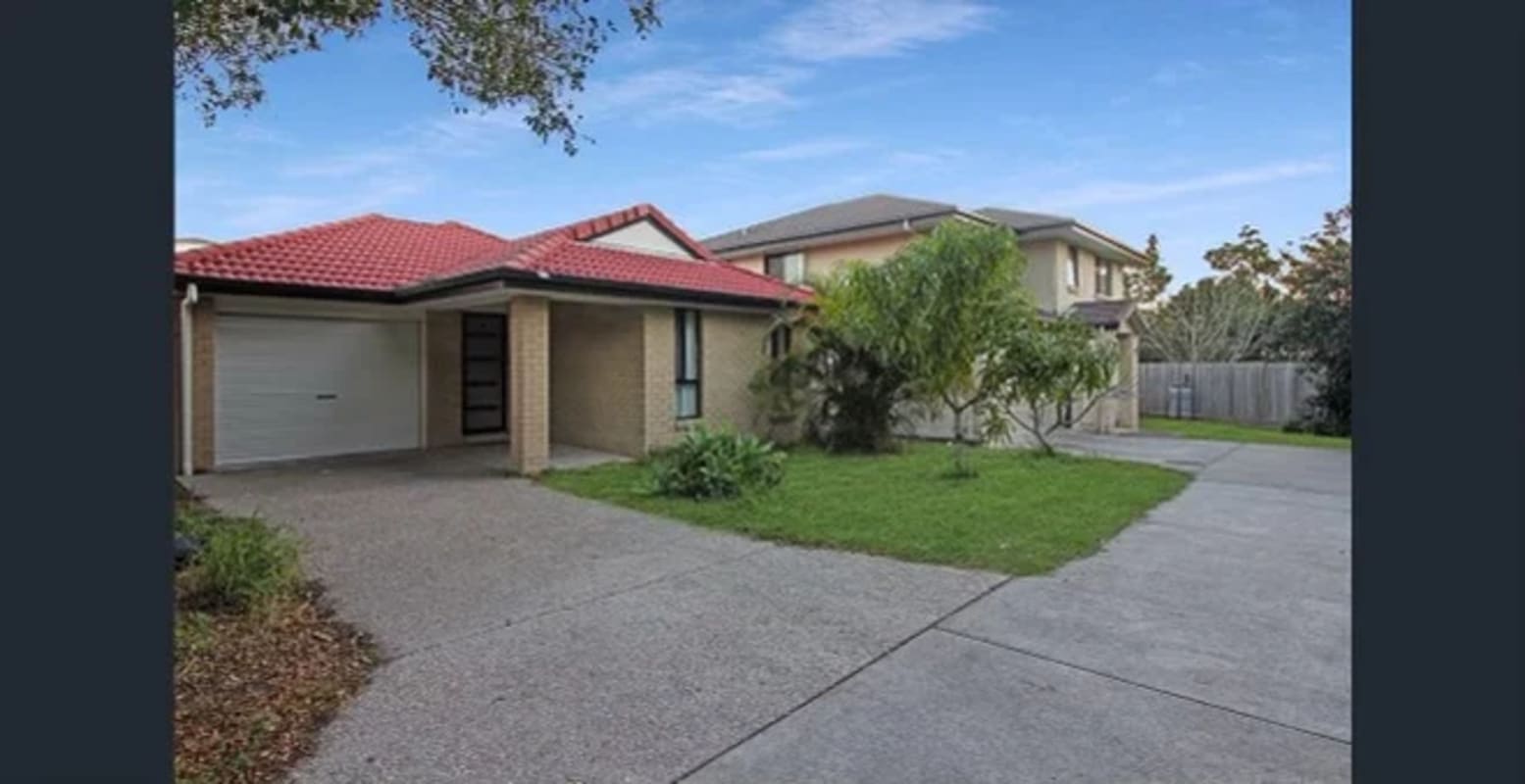 Room for Rent in Eight Mile Plains, Brisbane 250,...