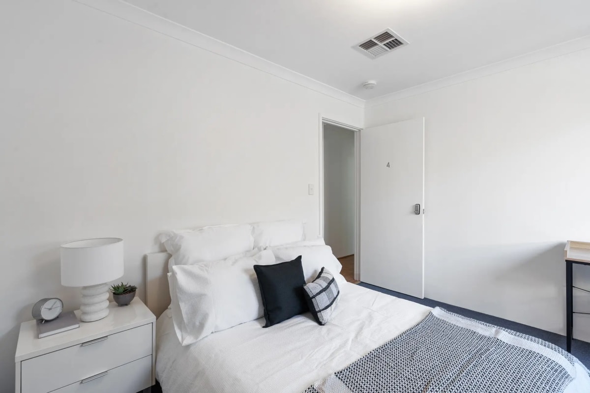 Room for Rent in Success, Perth 210, Furnished, S...