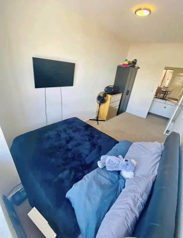 Room for Rent in Chatswood, Sydney 300, Furnished...