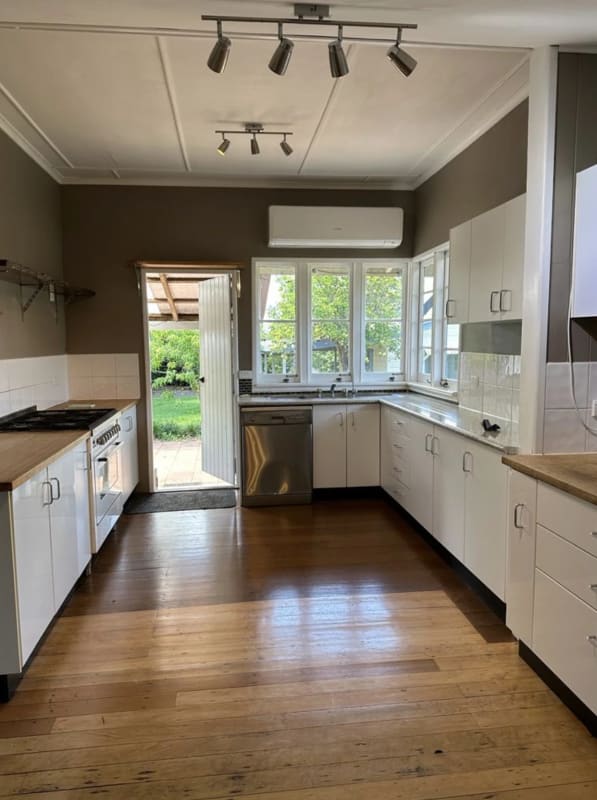 Shared Room for Rent in Mareeba, QLD 150, Furnish...