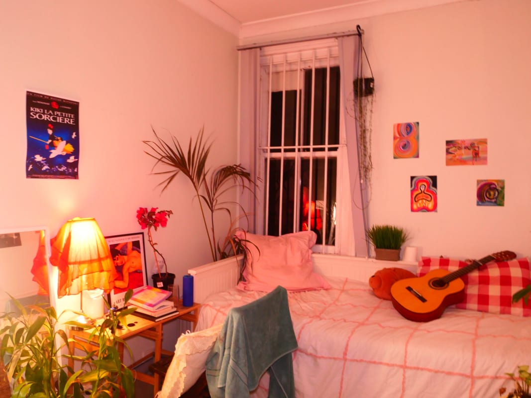 Room for Rent in Newtown, Sydney 260, Furnished,