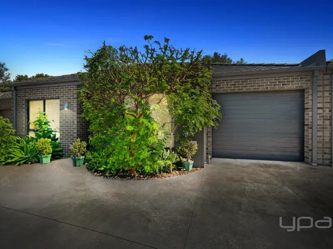 Room for Rent in Melton West, Melbourne 250, Flex...