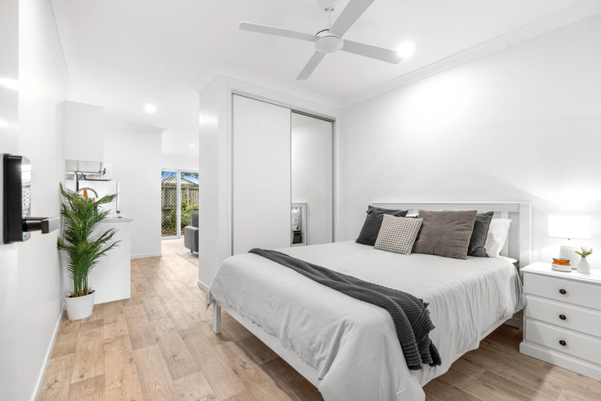 Studio for Rent in Tingalpa, Brisbane 400, Furnis...