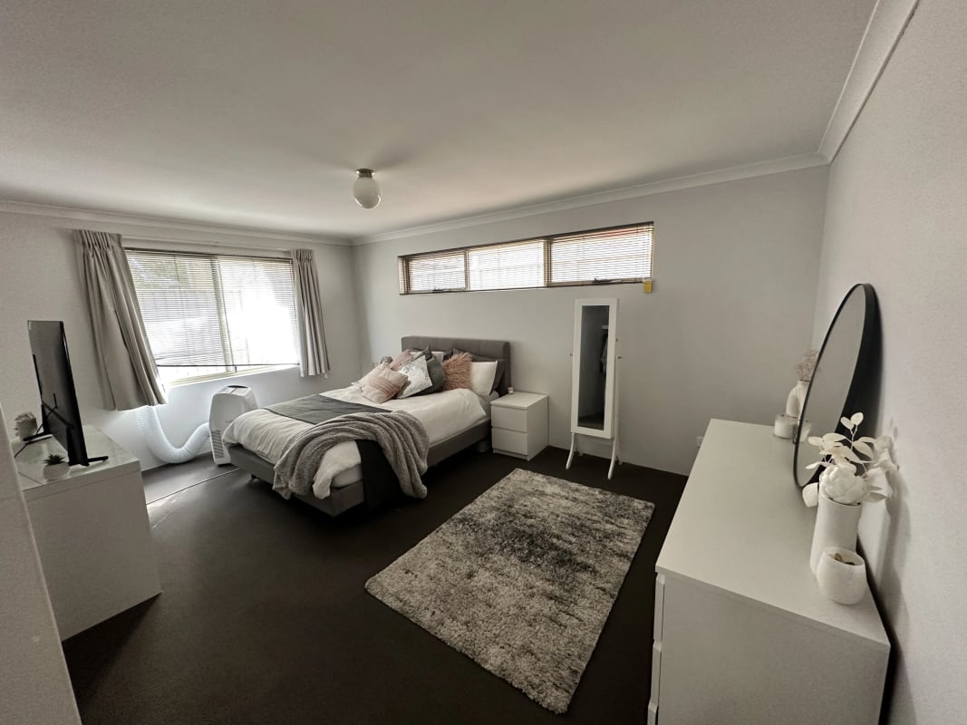 Room for Rent in Hamilton Hill, Perth 260, Furnis...