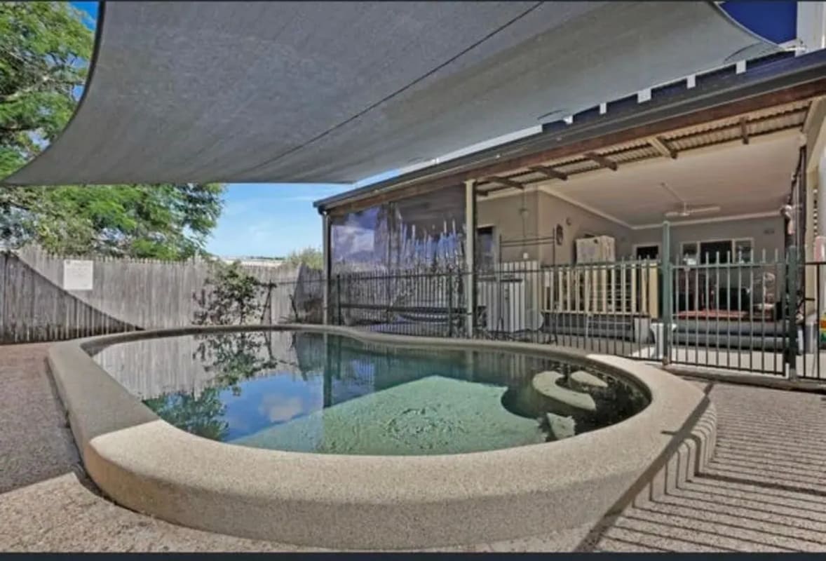 Room for Rent in Bungalow, Cairns 250, Furnished,...