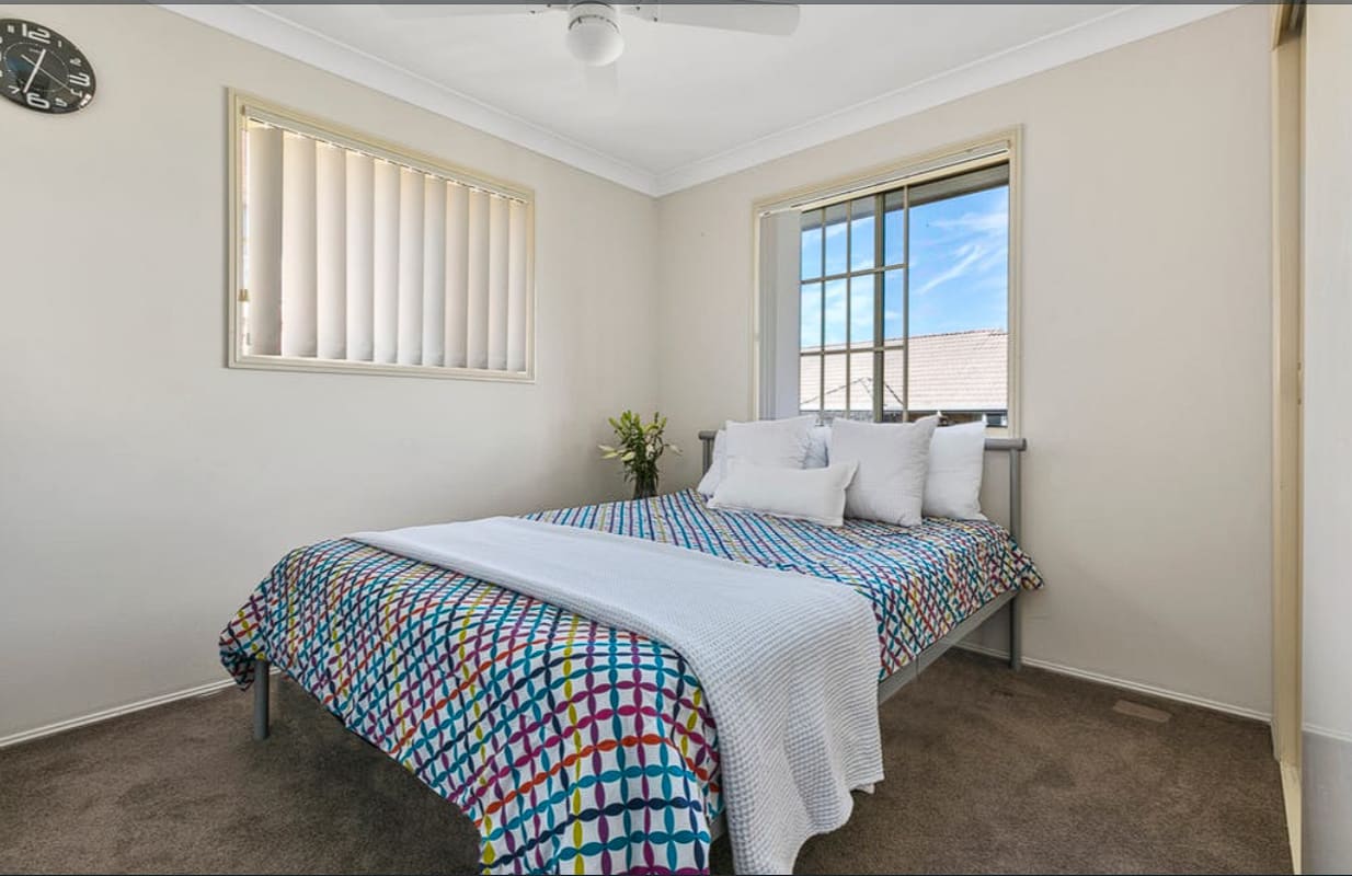 Room for Rent in Mount Gravatt East, Brisbane 220...