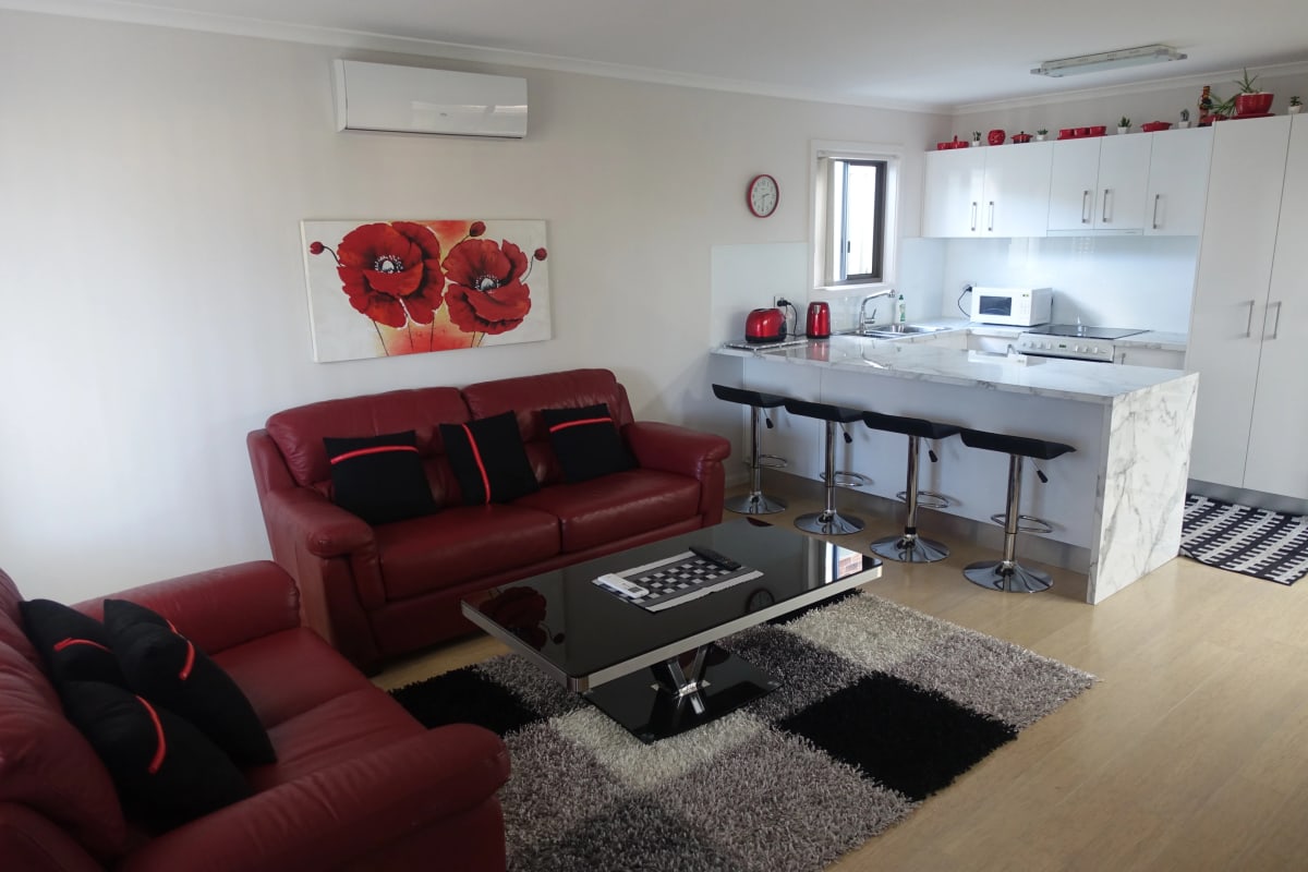 Granny Flat for Rent in Albion Park, Wollongong 4...