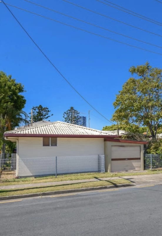 Granny Flat for Rent in Southport, Gold Coast 400...