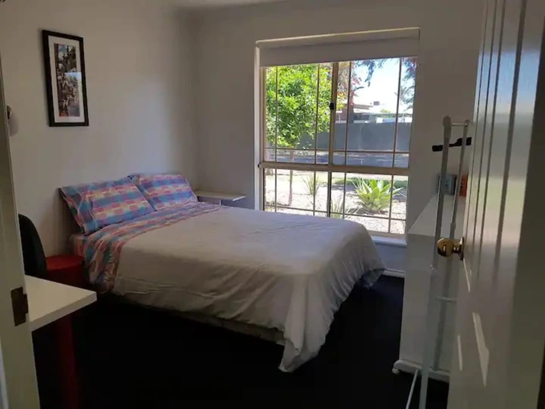 2 Rooms for Rent in Devon Park, Adelaide 250, Fur...