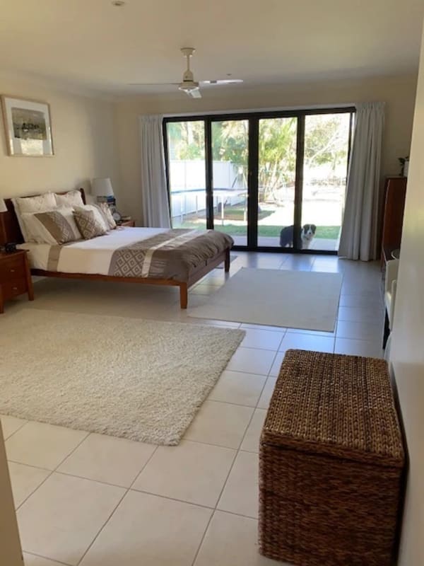 Room for Rent in Millennium Circuit, Pelican Waters ...