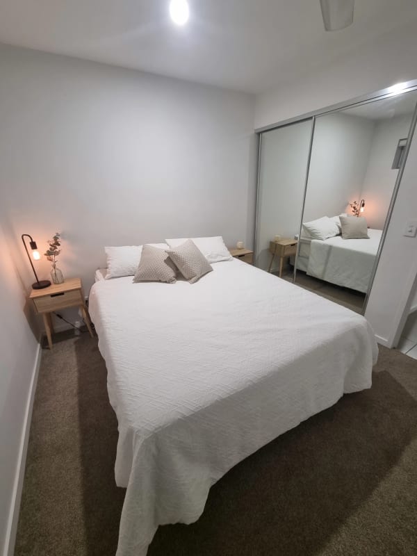 Room for Rent in Bundall, Gold Coast 320, Furnish...