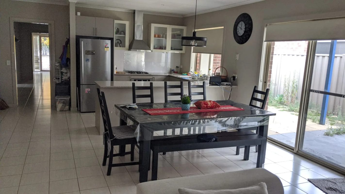 Room for Rent in Point Cook, Melbourne 250, Furni...