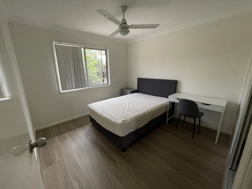 Room for Rent in Runcorn, Brisbane 250, Furnished...