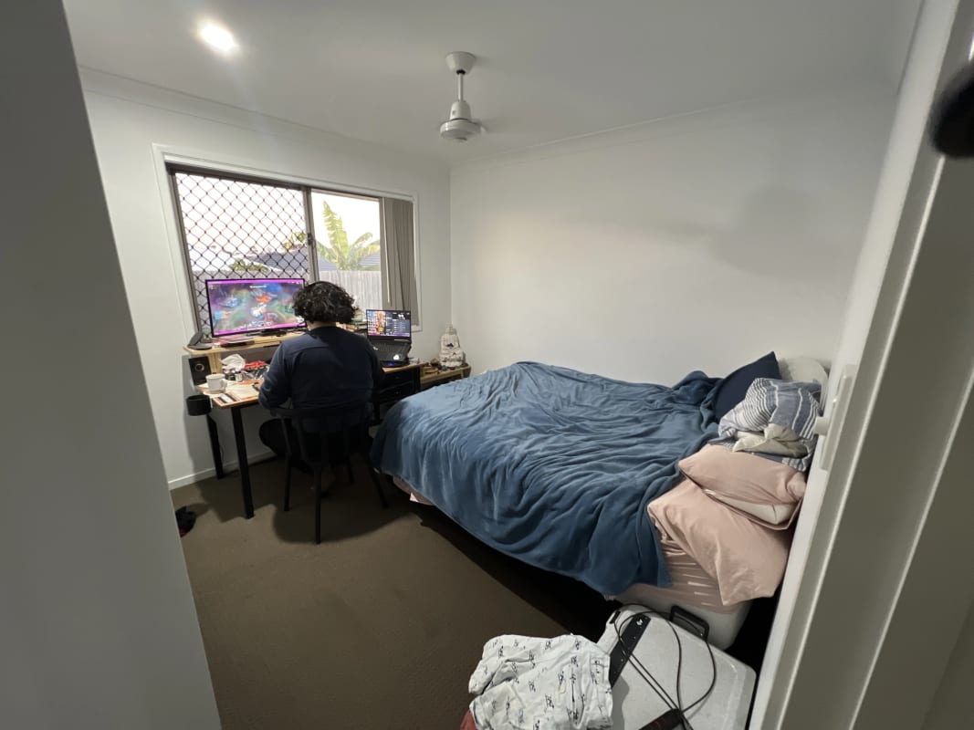 Room for Rent in Springfield Lakes, Brisbane 260,...