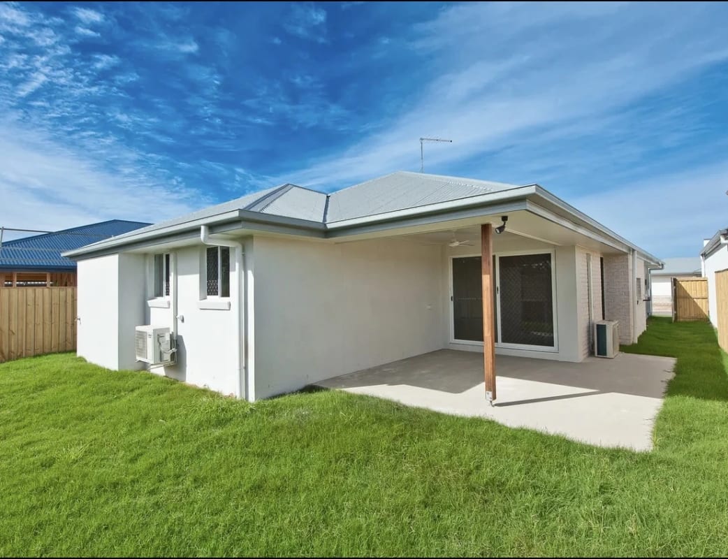 Room for Rent in Griffin, Brisbane 300, Flexible