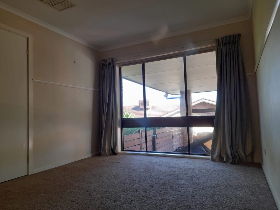 Room for Rent in West Albury, NSW 240, Furnished,...