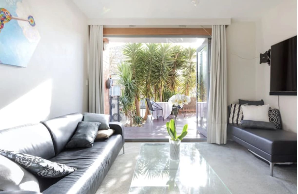 Room for Rent in Elwood, Melbourne 300, Furnished...