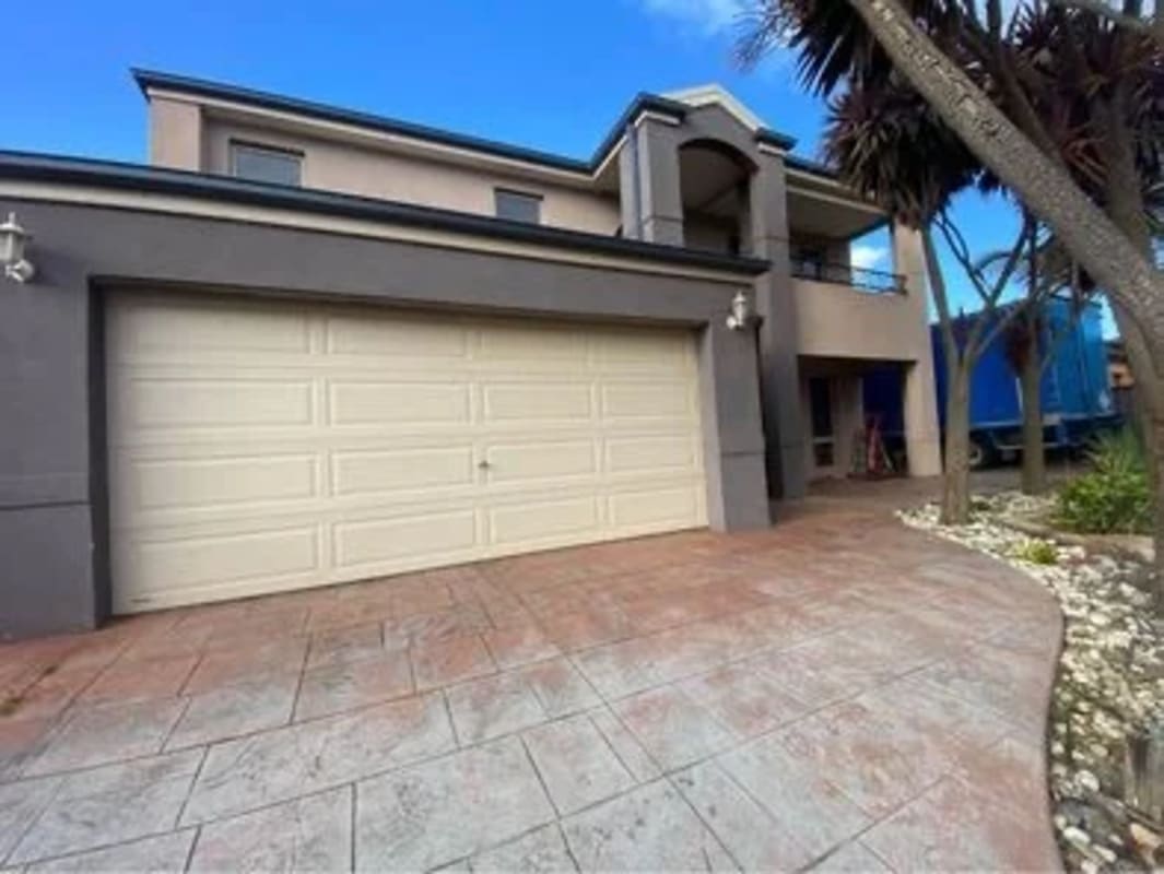 Room for Rent in Point Cook, Melbourne 220, Furni...