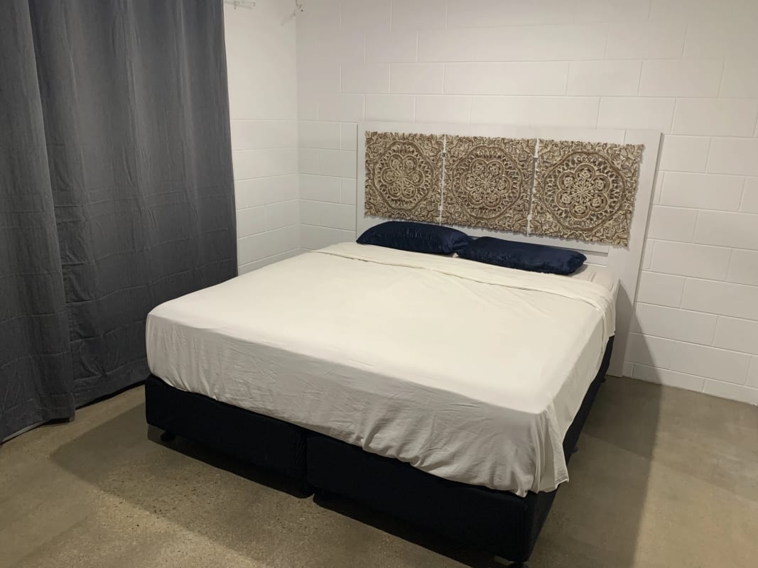 Room for Rent in West End, Townsville 220, Furnis...