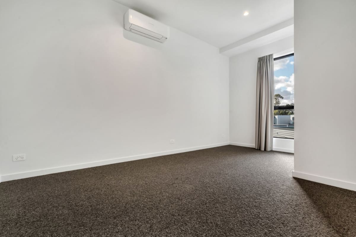 Room for Rent in Coburg, Melbourne 300, Unfurnish...