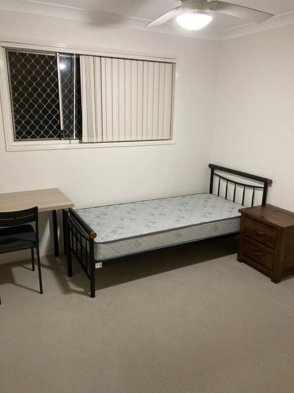 Room for Rent in Runcorn, Brisbane 150, Furnished...