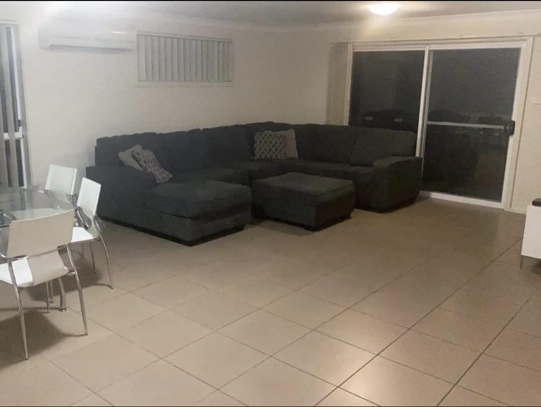 Room for Rent in Cameron Park, Newcastle 180, Unf...