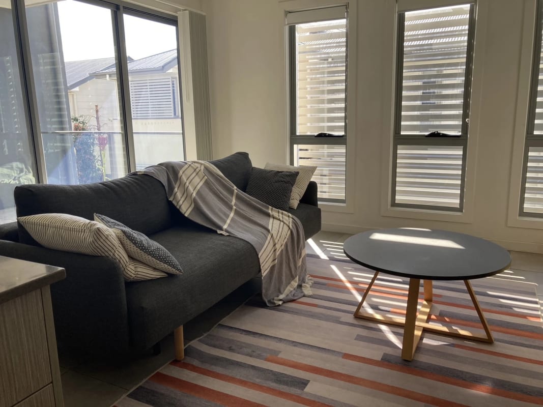 Room for Rent in Eight Mile Plains, Brisbane 280,...