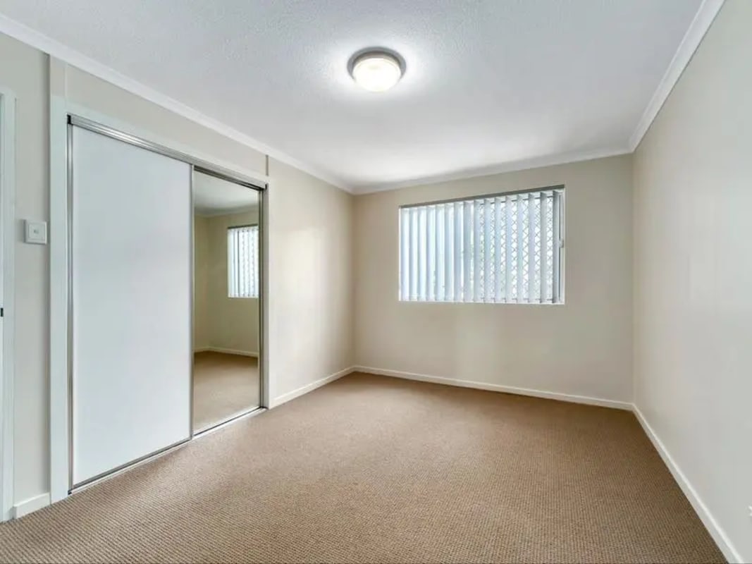 Room for Rent in Newmarket, Brisbane 220, Unfurni...