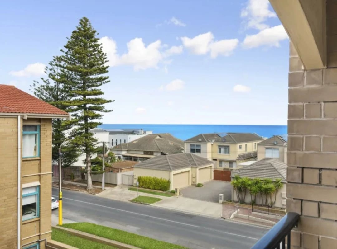 Room for Rent in Henley Beach, Adelaide 250, Unfu...