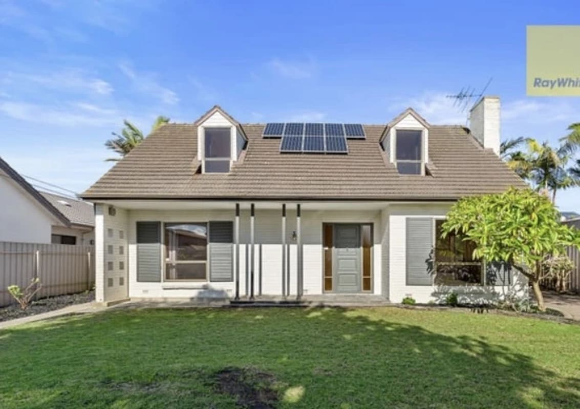 Room for Rent in Glenelg North, Adelaide 200, Unf...