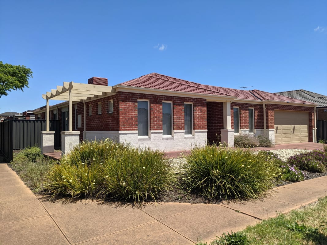 Room for Rent in Point Cook, Melbourne 200, Unfur...