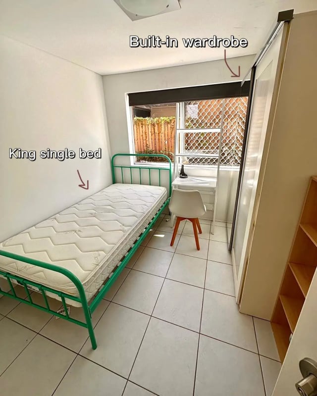 Room for Rent in Yeronga, Brisbane 250, Furnished...