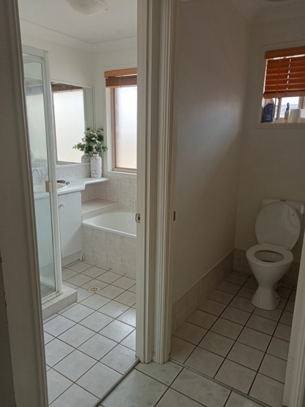 Room for Rent in Windaroo, Brisbane 250, Unfurnis...