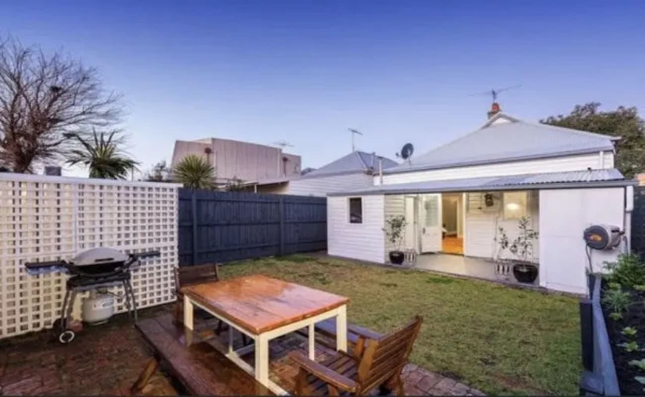 Room for Rent in Kingsville, Melbourne 185, Unfur...